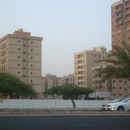 Red Tower Furnished Apartments Mahboula Exterior foto